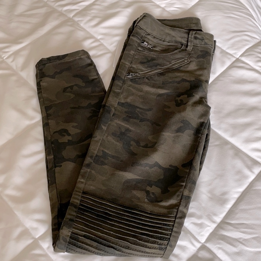 🌼 Dex Camo Pintuck Knee Moto Pants